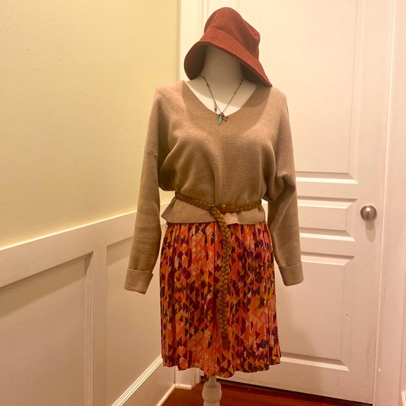 Funky Scoop Neck Dress - Picture 2 of 5